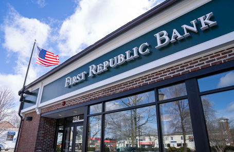 Первый пошел ко дну: США ищут покупателя на активы First Republic Bank