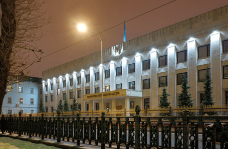 Казахстан упростил процесс открытия банковских счетов для россиян